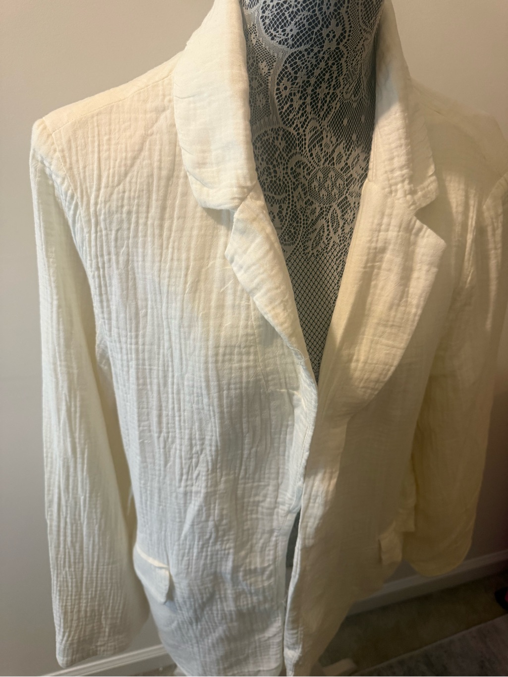 Stoosh Cream Textured Single-Breasted Blazer